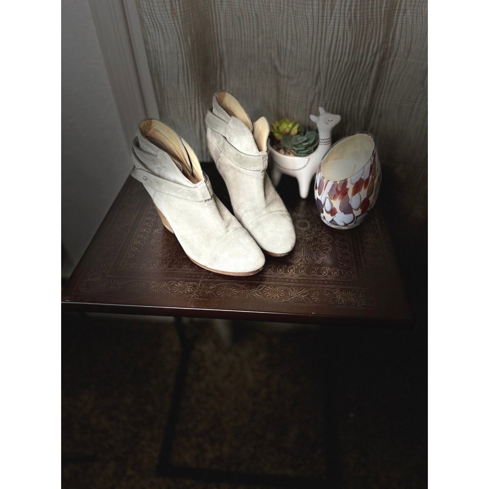 Rag and Bone Suede Booties SZ 37- EUC